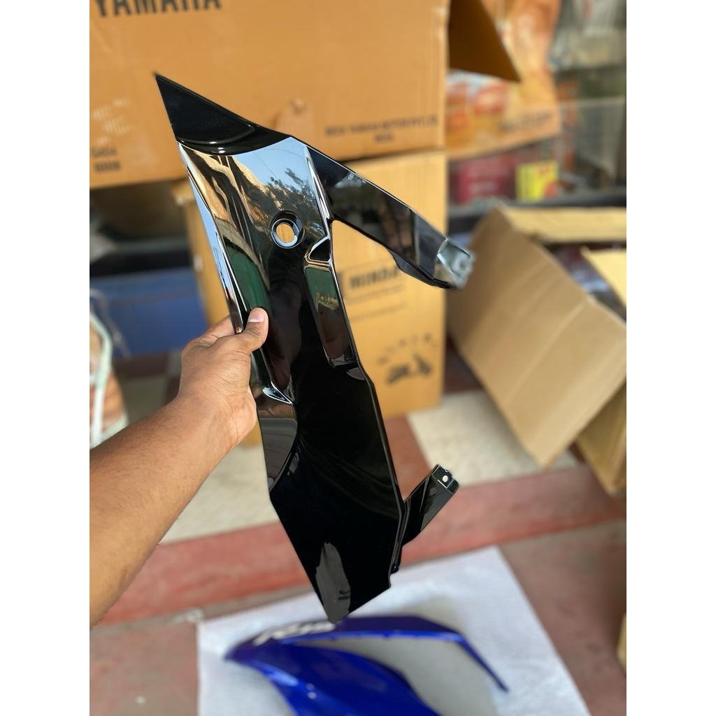 Yamaha R15 V3 Engine Cover Right Side - Buy Online at Best Price Indian ...