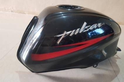 Set Fuel Tank Black Red For Bajaj Pulsar 125 Bs6 Indian Bikes